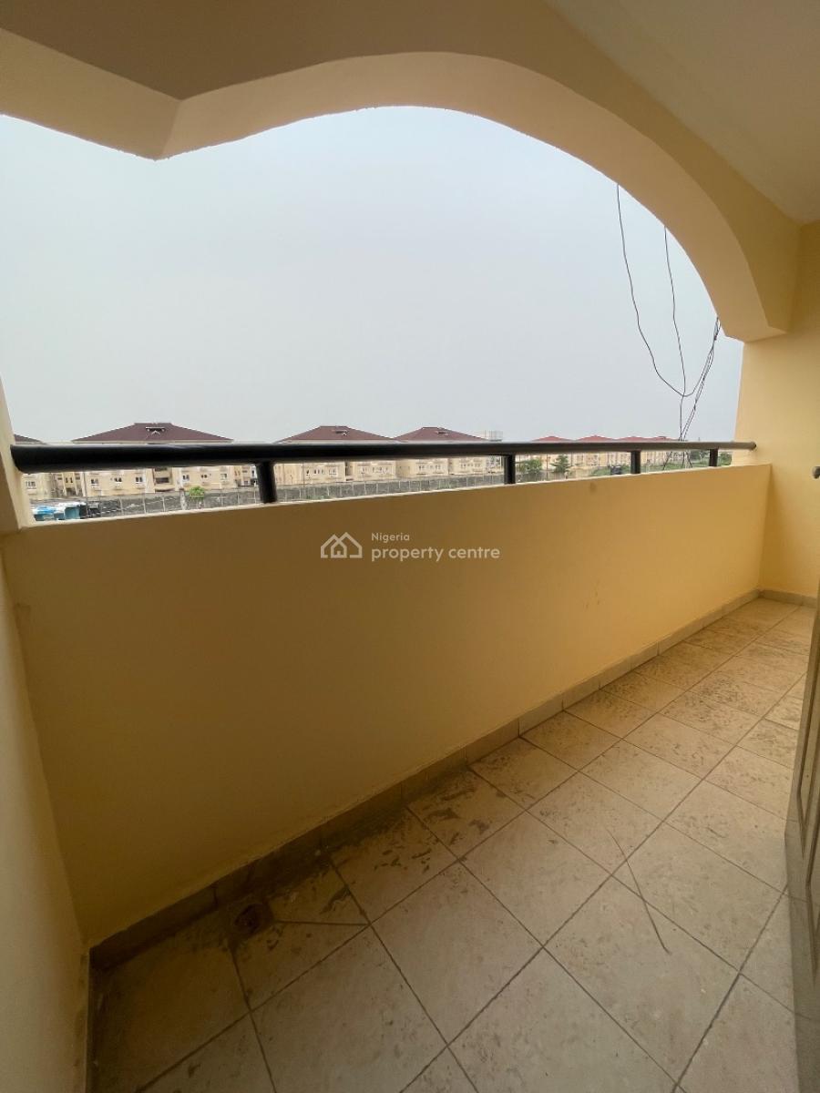 Studio Apartment Upstairs, Bakare Estate/ Pinnock Beach Road, Lekki, Lagos, Self Contain (single Rooms) for Rent