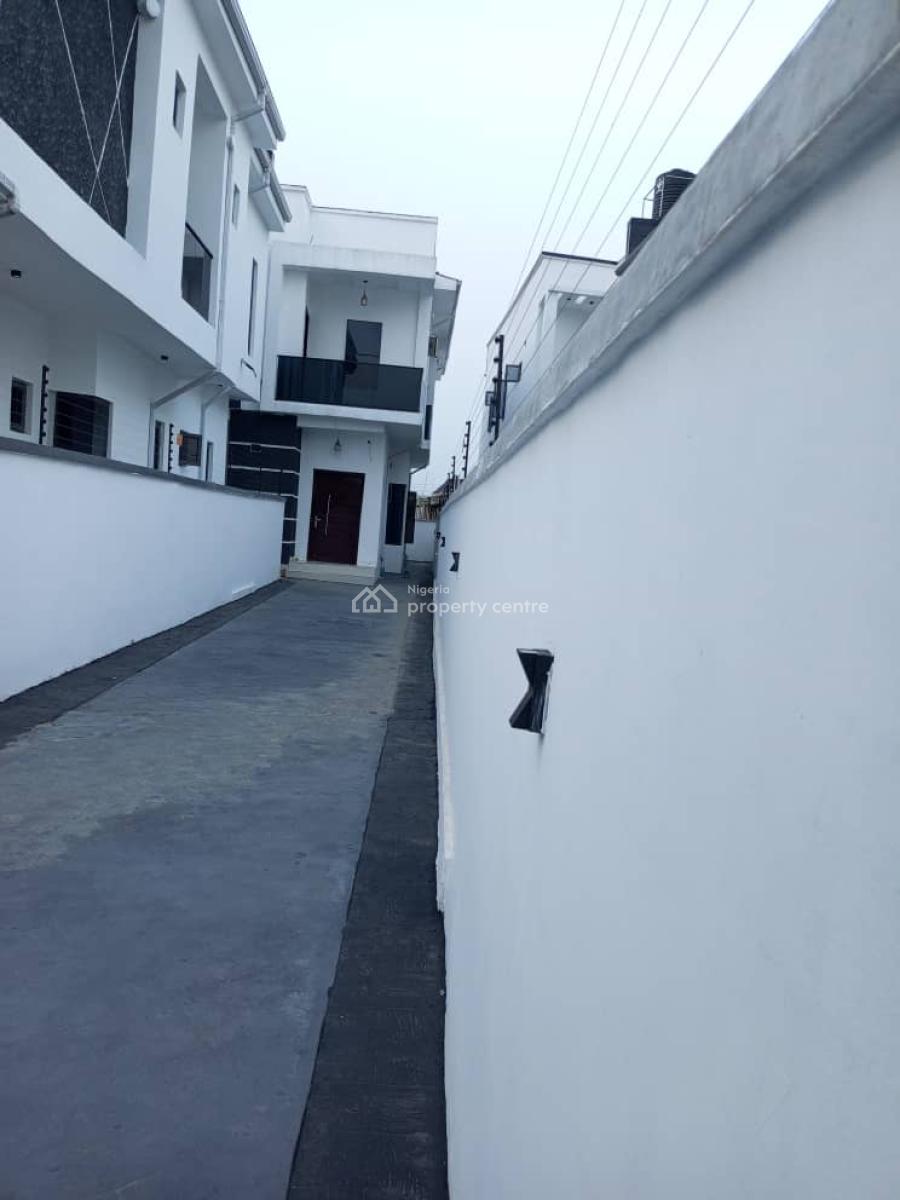 Contemporary Newly Built Spacious 4-bedroom Semi-detached Duplex with, in a Secured Estate, Ologolo, Lekki, Lagos, Semi-detached Duplex for Sale