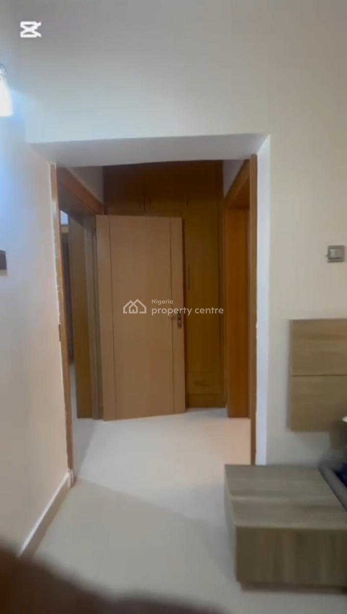 Furnished 2 Bedroom Flat, Tarred Road, Guzape District, Abuja, Flat / Apartment for Rent