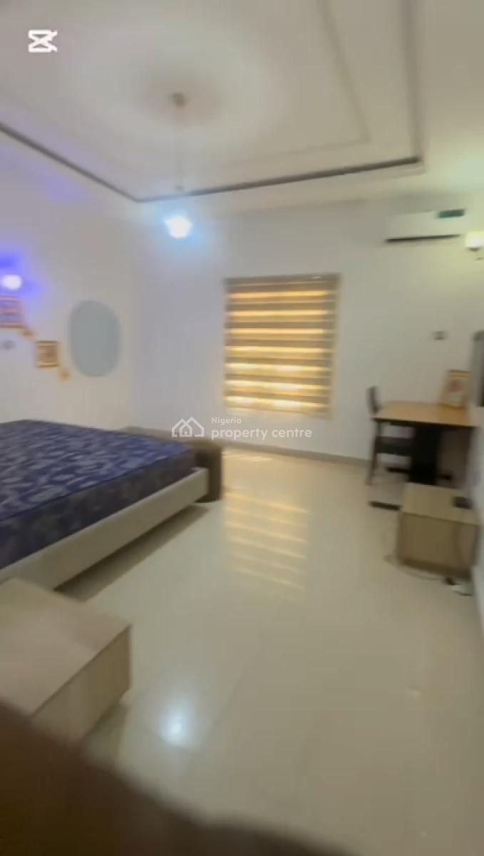 Furnished 2 Bedroom Flat, Tarred Road, Guzape District, Abuja, Flat / Apartment for Rent