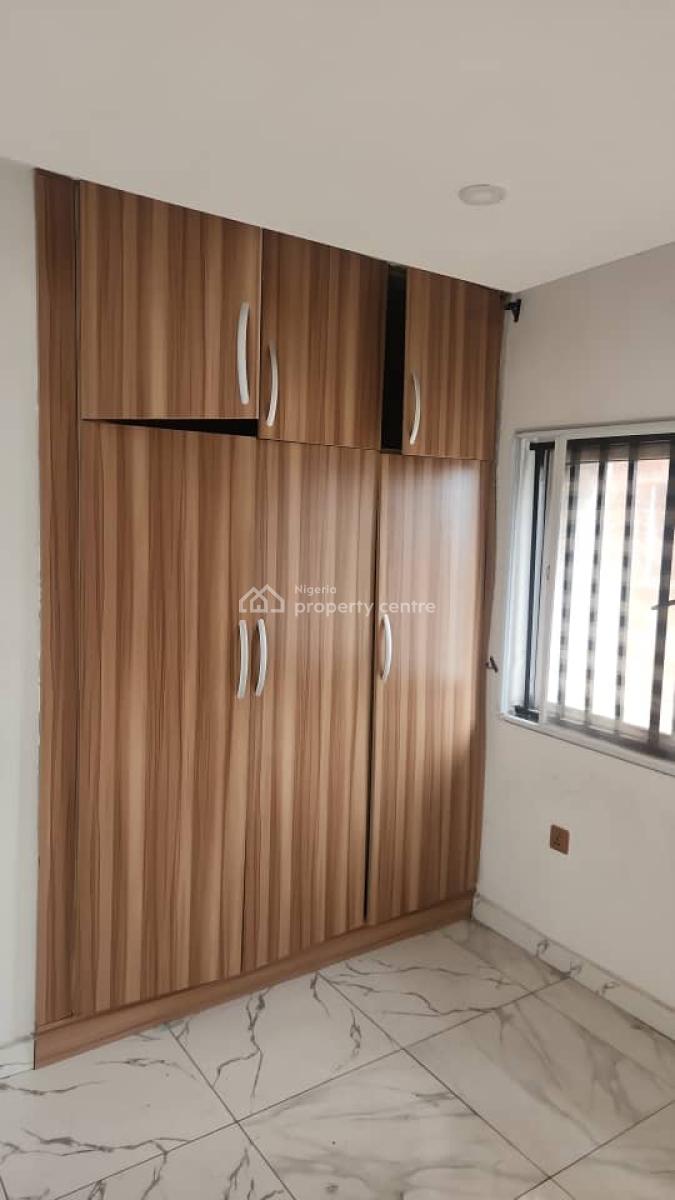 Upgraded 2 Bedroom Apartment, Brf Estate, Iponri, Surulere, Lagos, Flat / Apartment for Sale