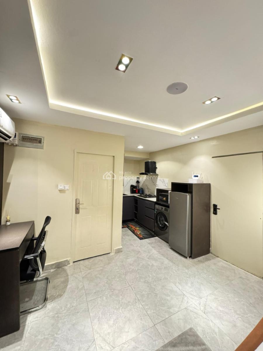 Spacious Studio Apartment with Mini Sea View & Work Area, Lekki Phase 1, Lekki, Lagos, Self Contain (single Rooms) Short Let