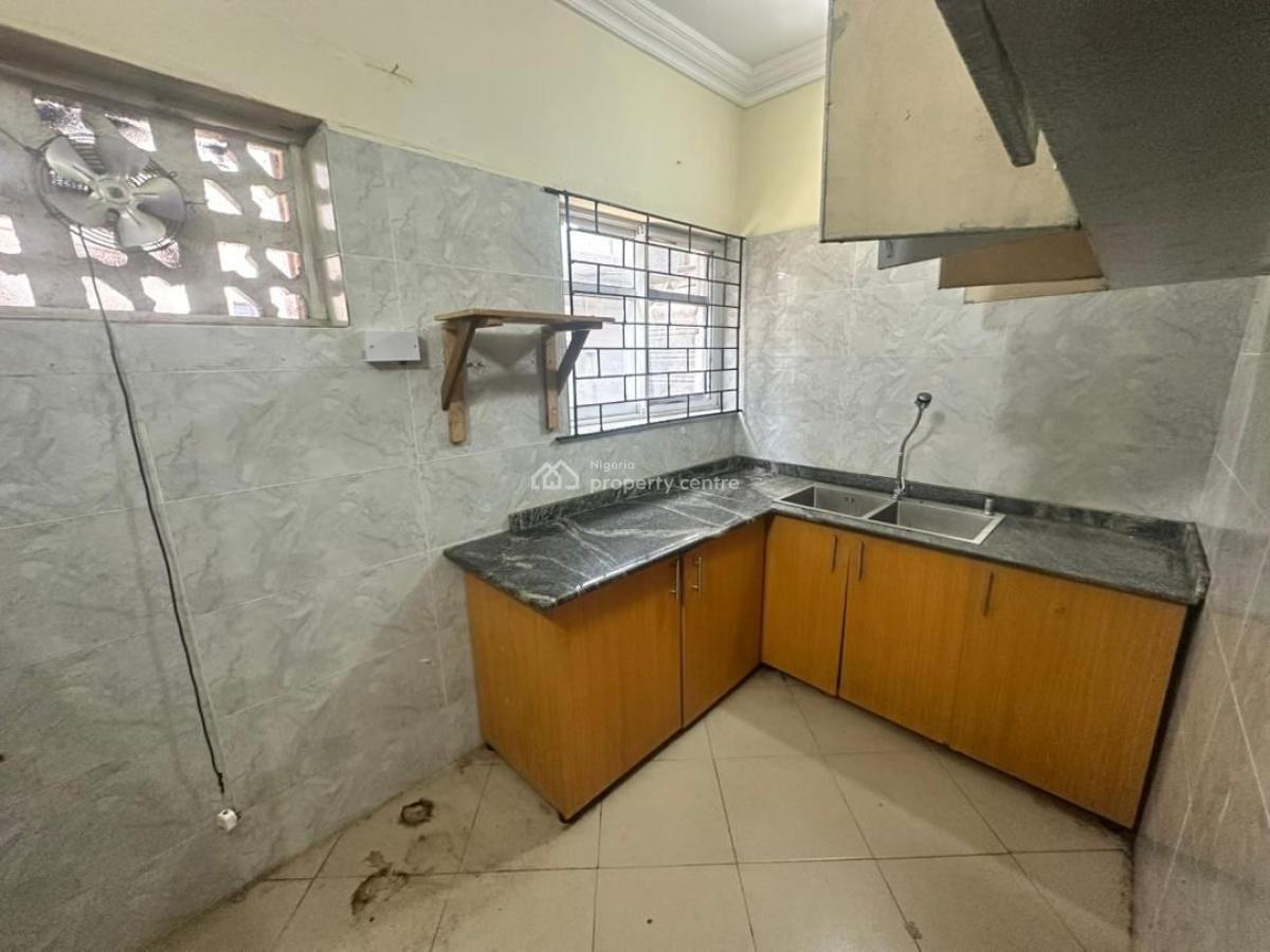 3bedroom Apartment, Off Coker Road Ilupeju, Ilupeju, Lagos, Flat / Apartment for Rent