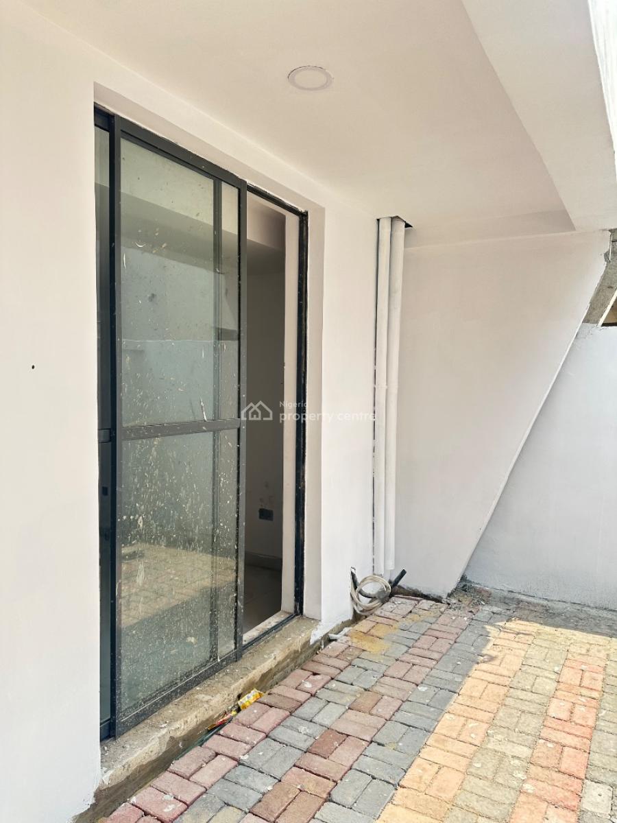 Luxury Spacious 1 Bedroom Apartment with Swimming Pool, Lekki, Lagos, Block of Flats for Sale