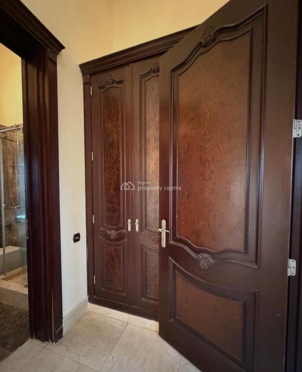 Serviced with 24/7 Power Supply 2 Bedroom En-suite Penthouse Apartment, Ikoyi, Lagos, Flat / Apartment for Rent