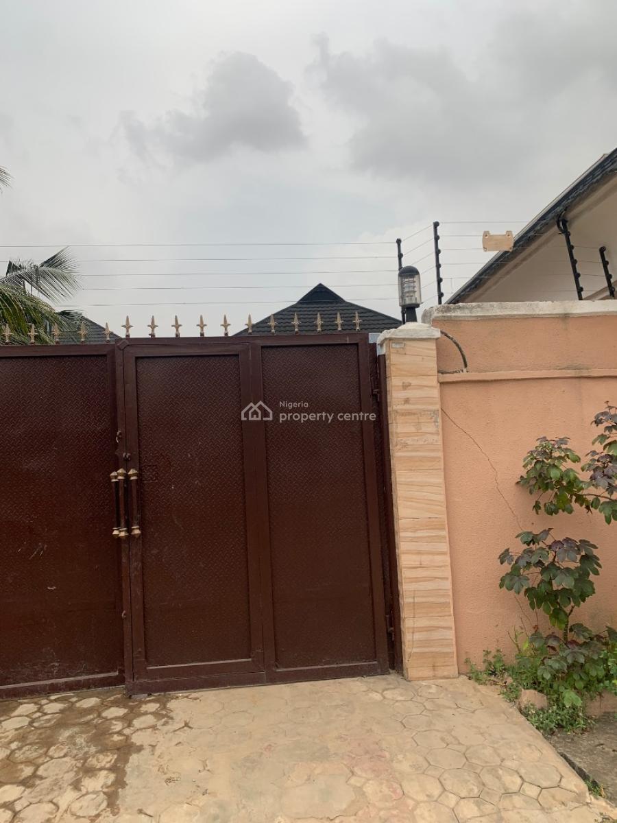 Well Maintained Standard 3 Bedroom Flat, Iyana Oworo, Gbagada, Lagos, Flat / Apartment for Rent