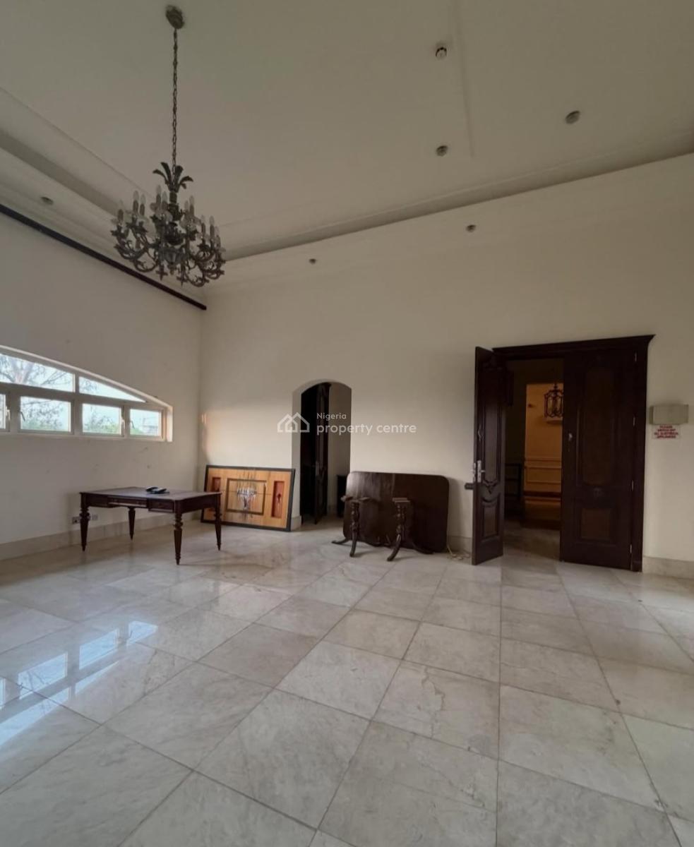 Serviced with 24/7 Power Supply 3 Bedroom En-suite Apartment with an E, Ikoyi, Lagos, Flat / Apartment for Rent