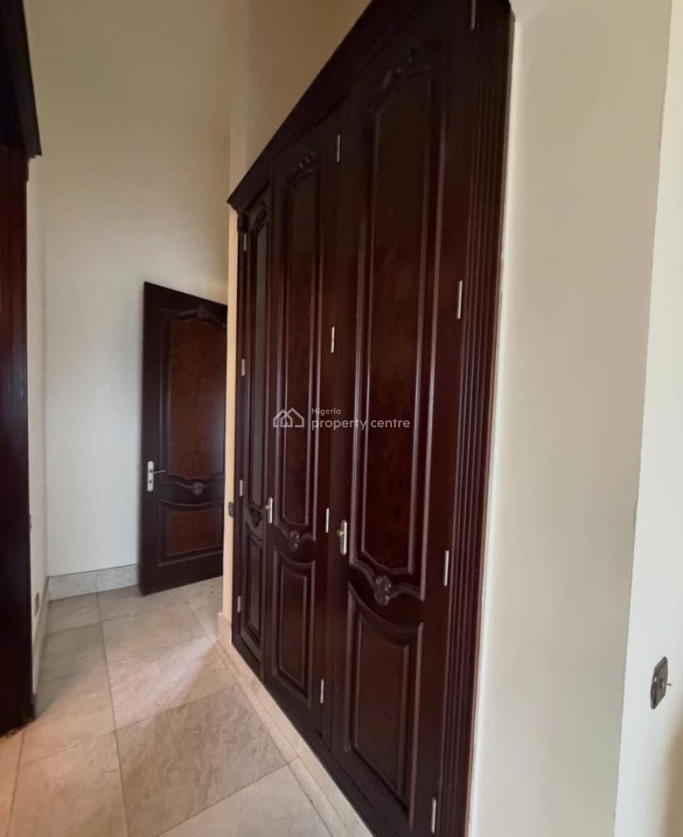 Serviced with 24/7 Power Supply 3 Bedroom En-suite Apartment with an E, Ikoyi, Lagos, Flat / Apartment for Rent