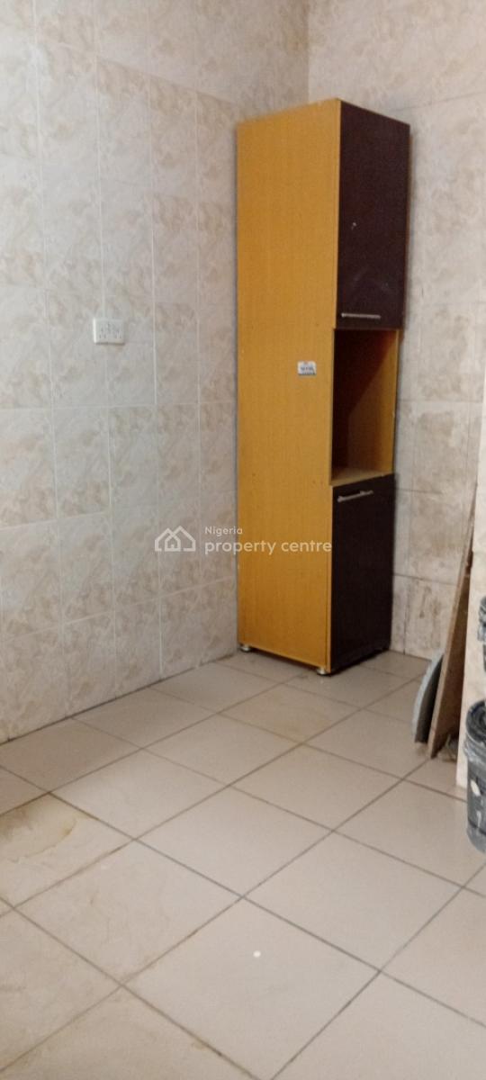 Fully Renovated, Spacious 2 Bedroom Flat with Guest Toilet, Wuye, Abuja, Flat / Apartment for Rent