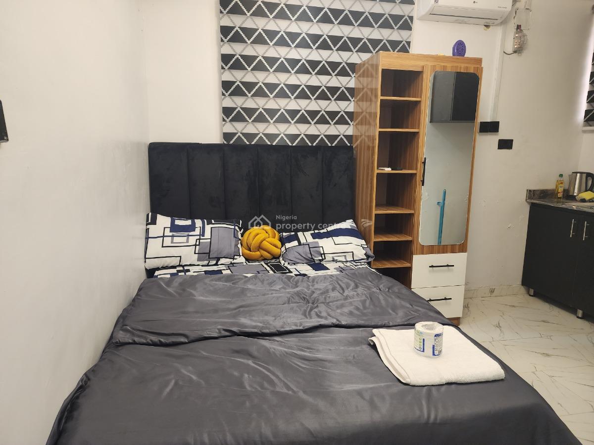 Modern Mini-flat W/ 24/7 Power and Wi-fi, 34 Akilo Street, Shomolu, Lagos, Self Contain (single Rooms) Short Let