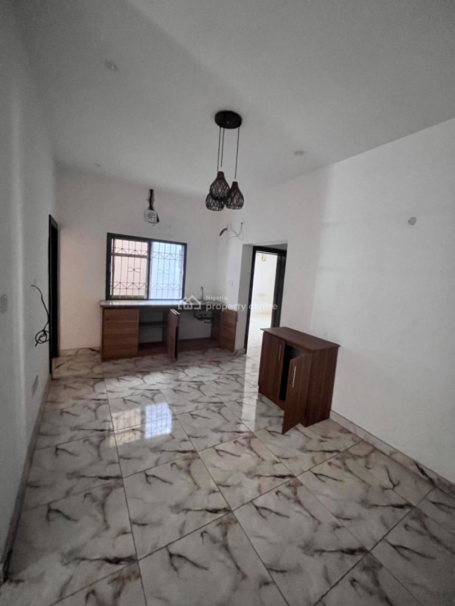 Standard 2bedroom Apartment in a Fully Serviced Court, Dpk Estate, Orchid Road, Lekki, Lagos, Flat / Apartment for Rent