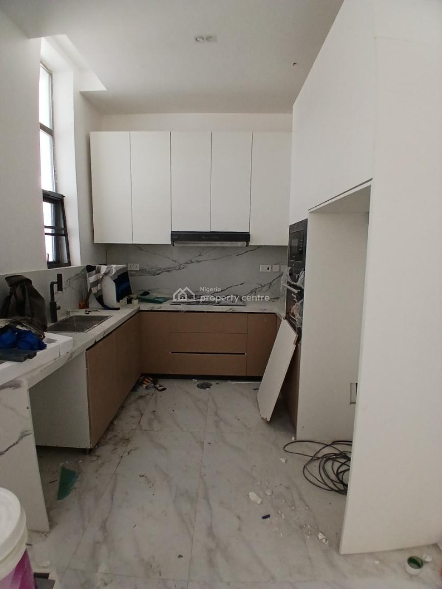 Tastefully Finished and Serviced with 24/7 Power Supply 1 Bedroom Flat, Lekki Phase 1, Lekki, Lagos, Flat / Apartment for Sale