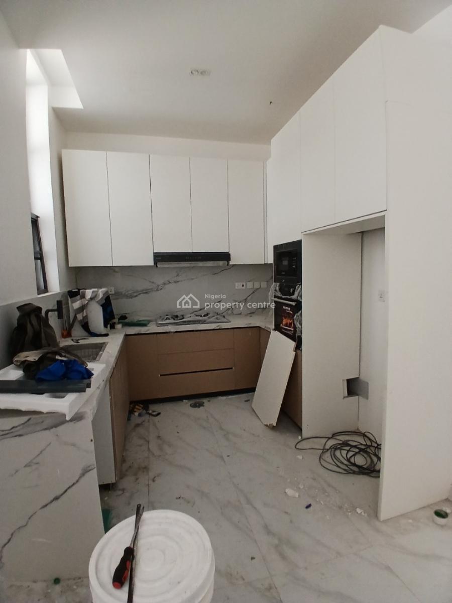 Tastefully Finished and Serviced with 24/7 Power Supply 1 Bedroom Flat, Lekki Phase 1, Lekki, Lagos, Flat / Apartment for Sale