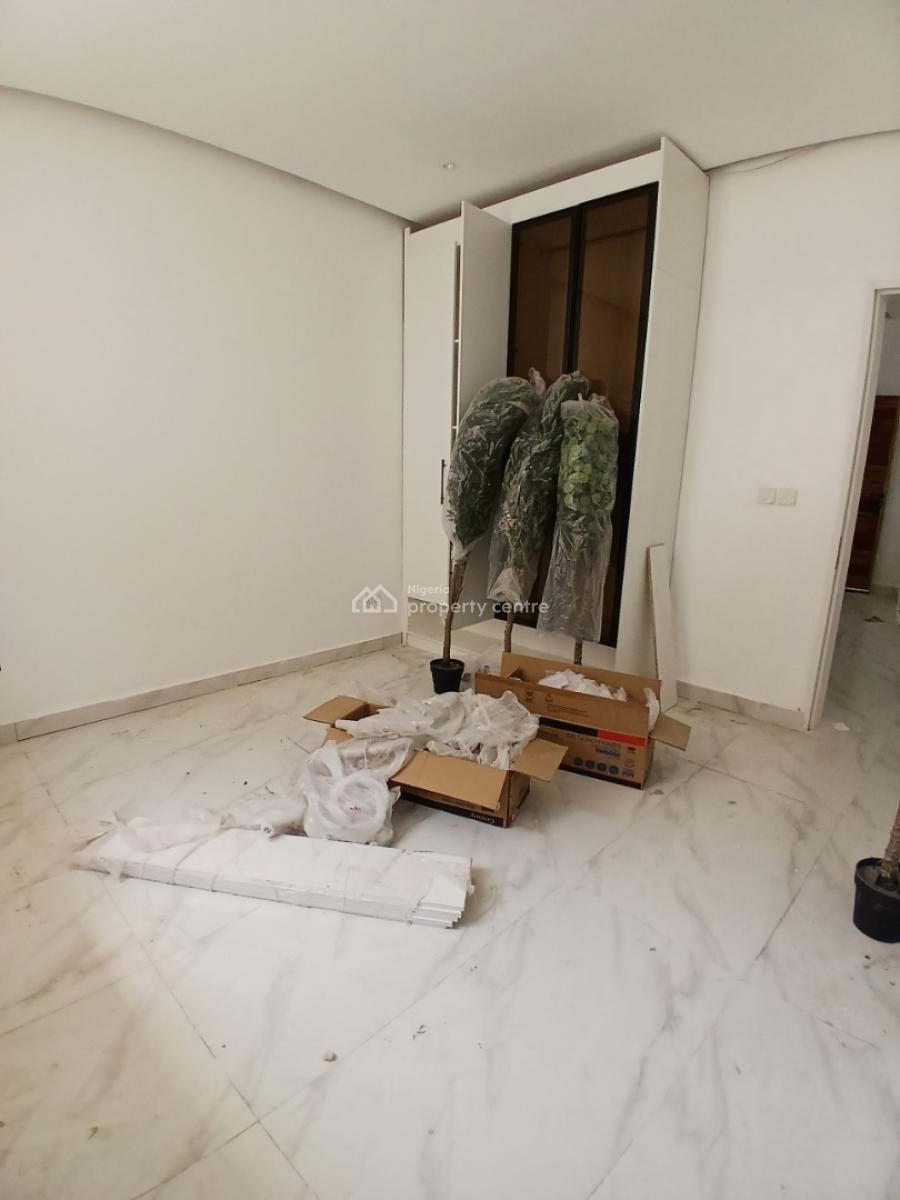 Tastefully Finished and Serviced with 24/7 Power Supply 1 Bedroom Flat, Lekki Phase 1, Lekki, Lagos, Flat / Apartment for Sale