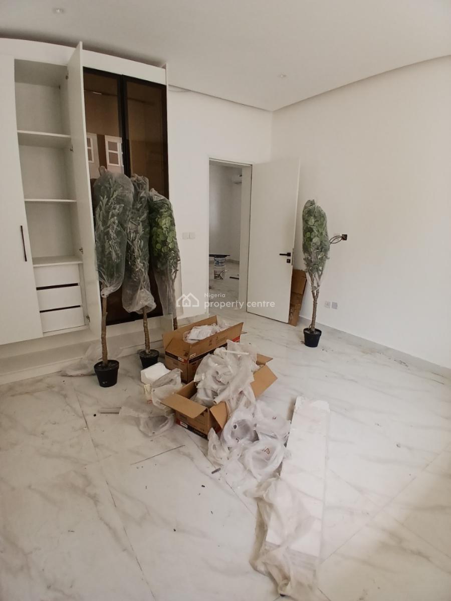 Tastefully Finished and Serviced with 24/7 Power Supply 1 Bedroom Flat, Lekki Phase 1, Lekki, Lagos, Flat / Apartment for Sale