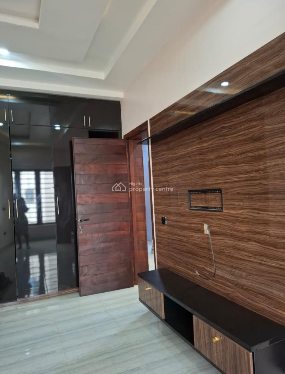 4 Bedroom Duplex + 1 Room Bq, Olaleye Estate, Surulere, Lagos, Semi-detached Duplex for Rent
