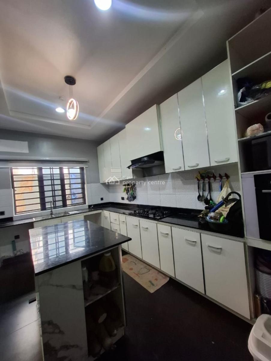 4 Bedroom Duplex + 1 Room Bq, Olaleye Estate, Surulere, Lagos, Semi-detached Duplex for Rent