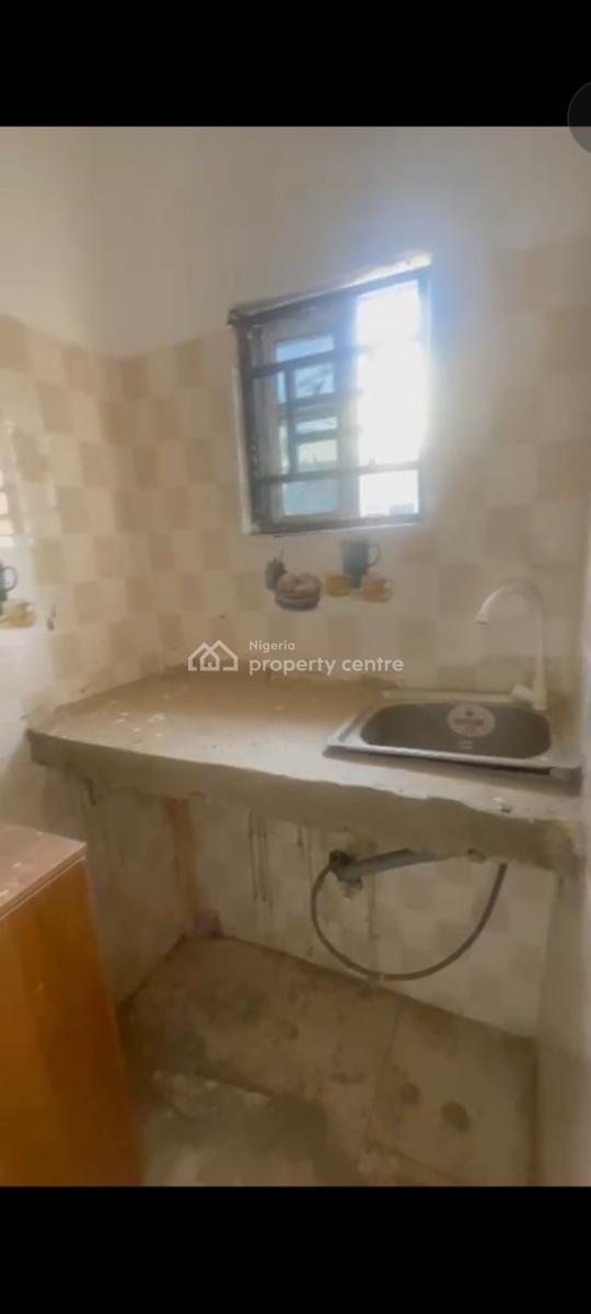 Selfcon in Chika Opposite Shoprite Airport Road Abuja, Lugbe District, Abuja, Self Contain (single Rooms) for Rent