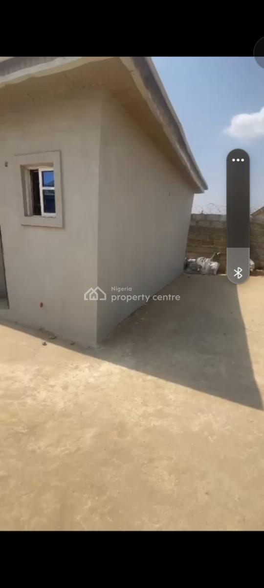 Selfcon in Chika Opposite Shoprite Airport Road Abuja, Lugbe District, Abuja, Self Contain (single Rooms) for Rent