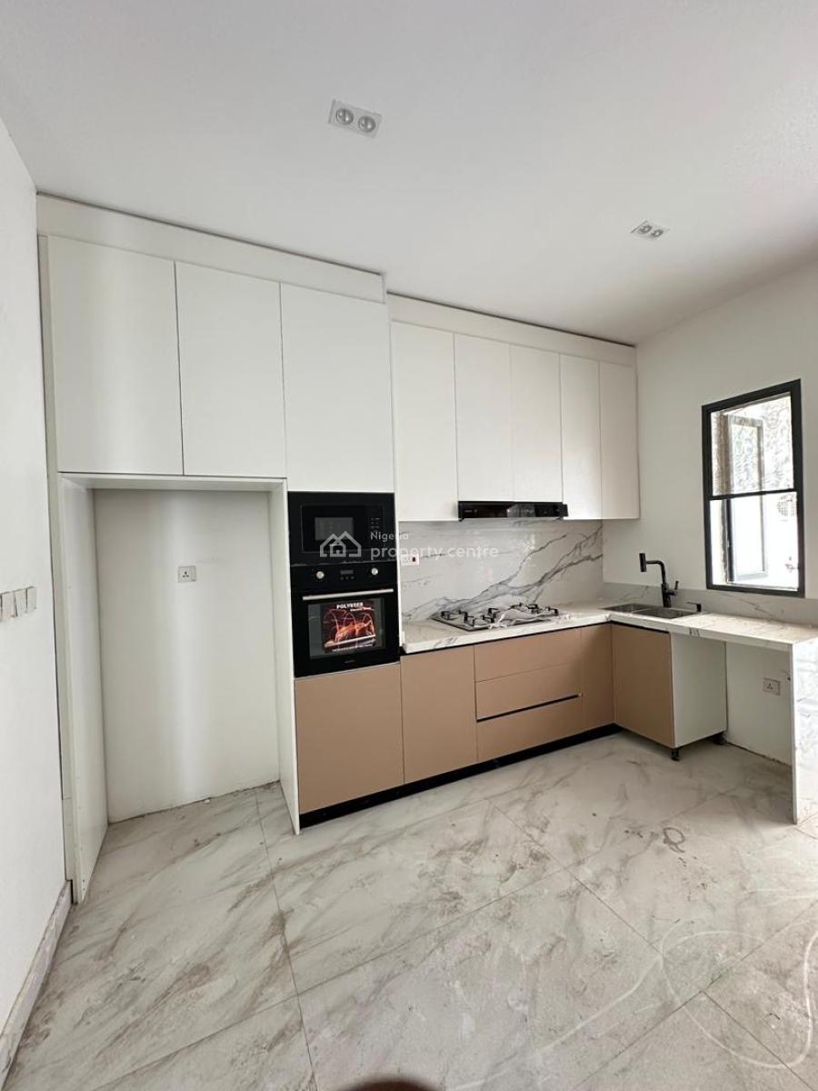 Outstanding Luxury Spacious 2 Bedroom Apartment with Elevator, Lekki Phase 1, Lekki Phase 1, Lekki, Lagos, Block of Flats for Sale