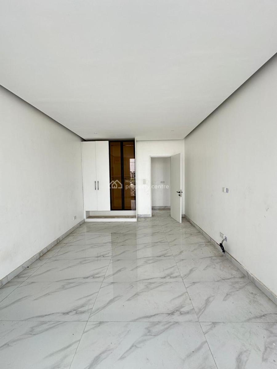 Outstanding Luxury Spacious 2 Bedroom Apartment with Elevator, Lekki Phase 1, Lekki Phase 1, Lekki, Lagos, Block of Flats for Sale