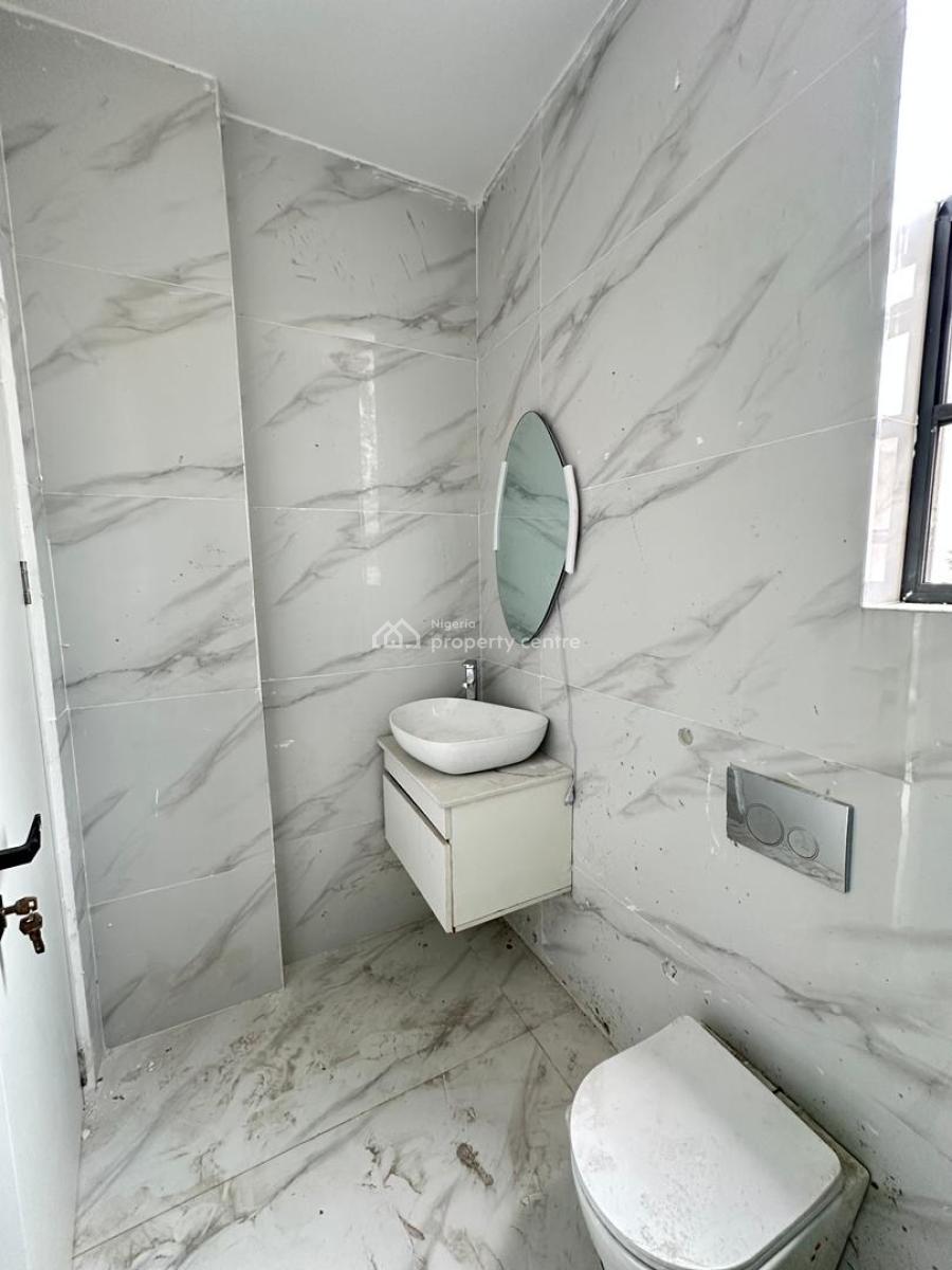 Outstanding Luxury Spacious 2 Bedroom Apartment with Elevator, Lekki Phase 1, Lekki Phase 1, Lekki, Lagos, Block of Flats for Sale