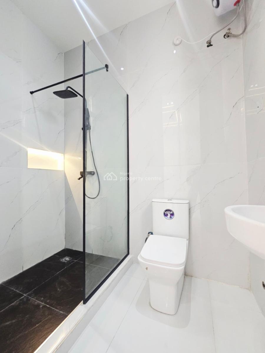 Classy  5 Bedroom with a Maids Room, Chevron Drive, Lekki, Lagos, Detached Duplex for Sale