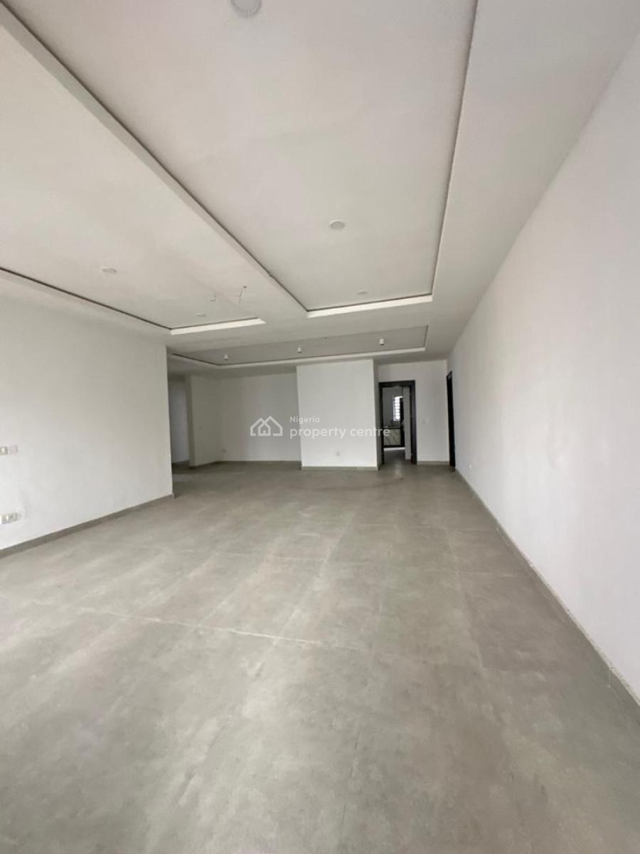 Spacious Built 4 Bedroom Apartment with Bq, Lekki Phase 1, Lekki, Lagos, Flat / Apartment for Sale