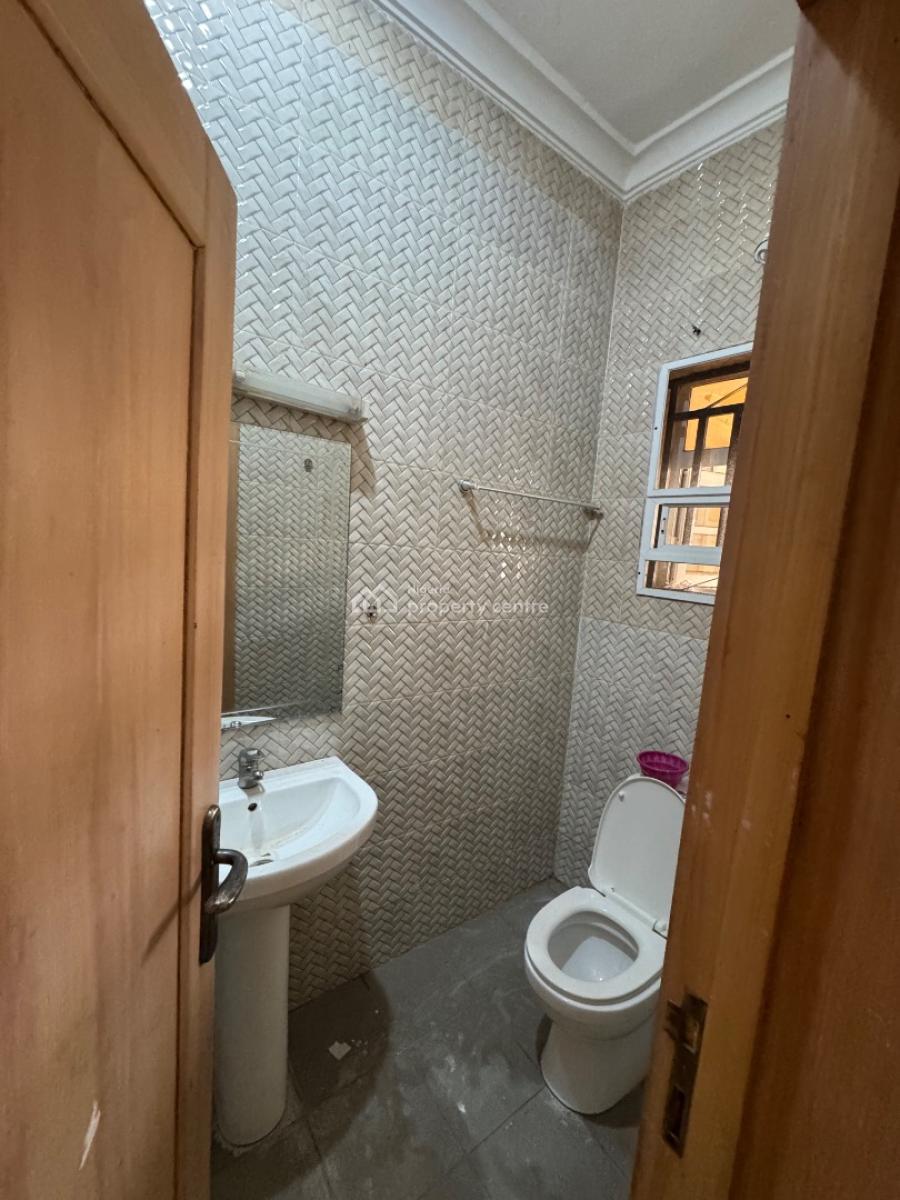 Spacious 3 Bedroom Apartment, Chevron, Lekki Expressway, Lekki, Lagos, Flat / Apartment for Rent