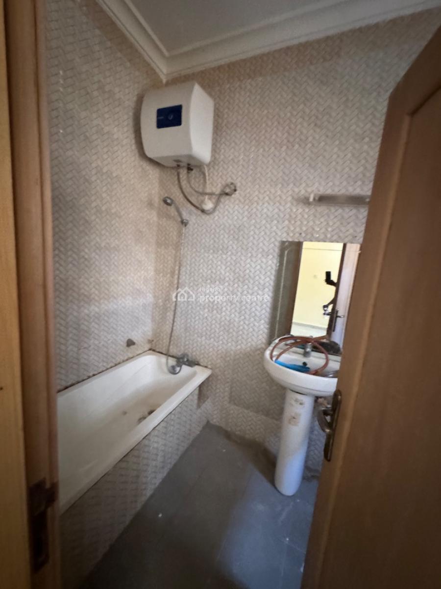 Spacious 3 Bedroom Apartment, Chevron, Lekki Expressway, Lekki, Lagos, Flat / Apartment for Rent