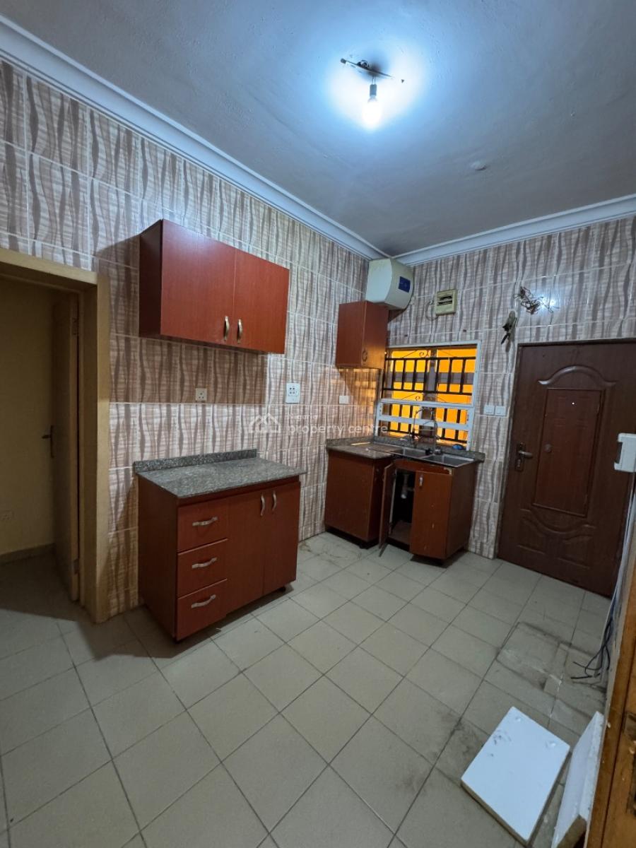 Spacious 3 Bedroom Apartment, Chevron, Lekki Expressway, Lekki, Lagos, Flat / Apartment for Rent