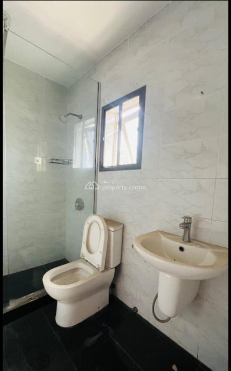 Lovely 2-bedroom Maisonette with Bq, Off Admiralty Way, Lekki Phase 1, Lekki, Lagos, Flat / Apartment for Rent