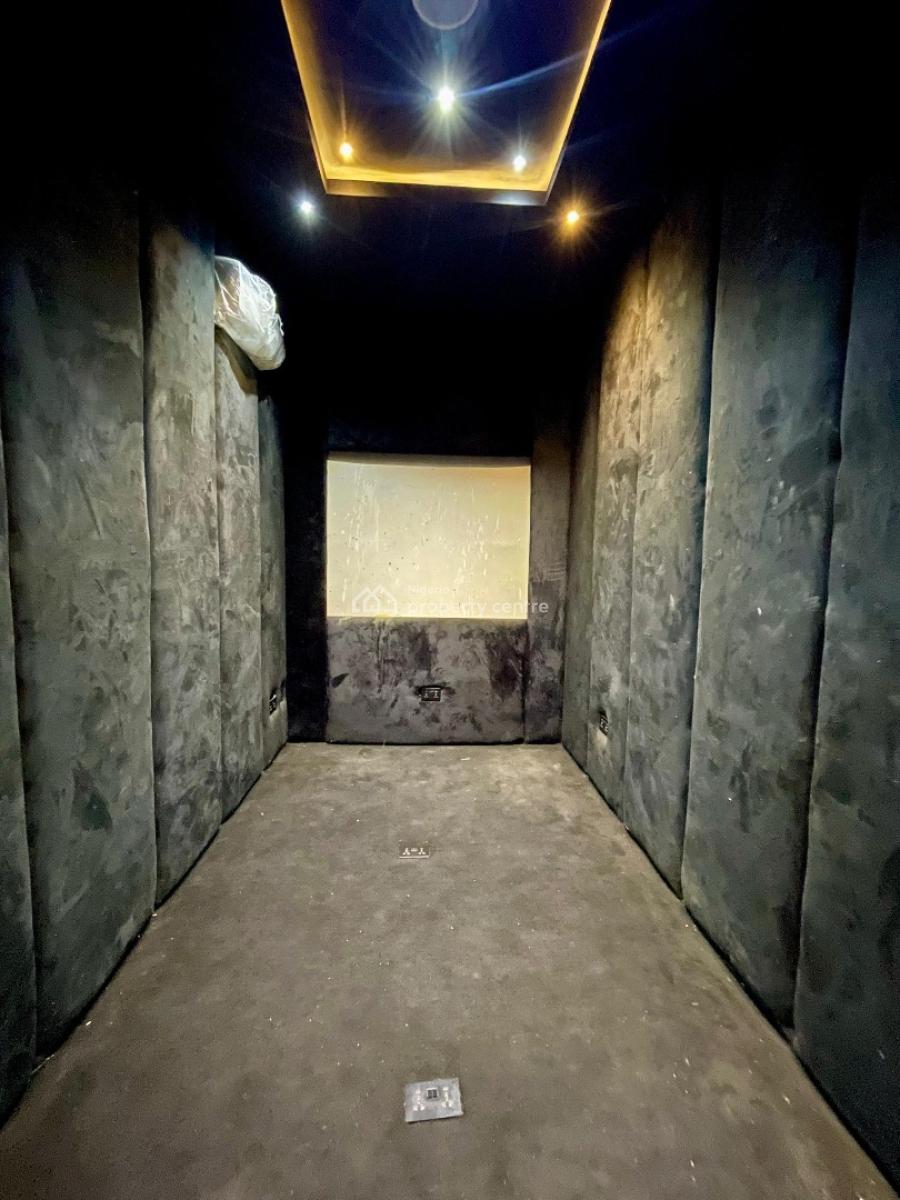 5 Bedroom Detached Duplex with a Swimming Pool, Lekki County, Lekki, Lagos, Detached Duplex for Sale