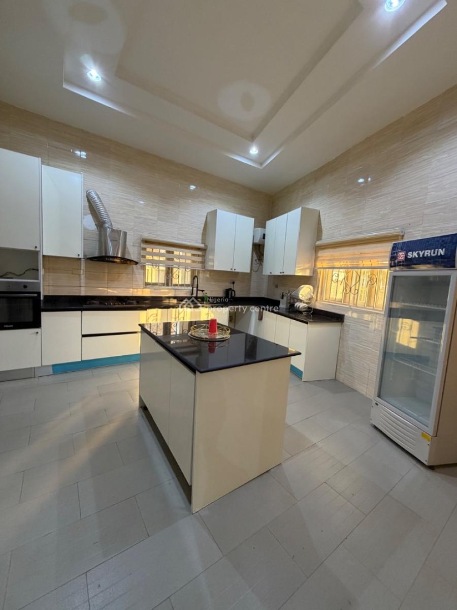 Standard 6 Bedroom Terrace Duplex, Guzape District, Abuja, Terraced Duplex for Rent