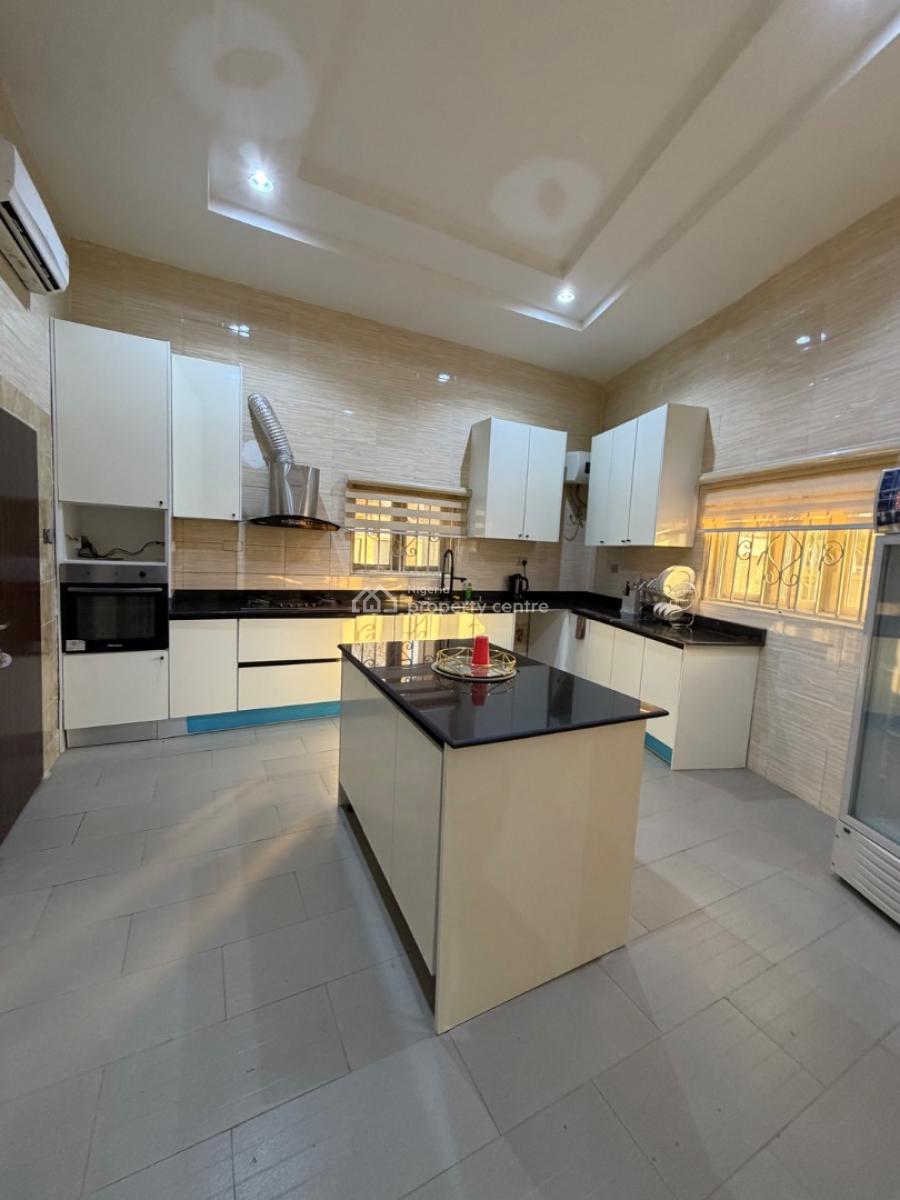 Standard 6 Bedroom Terrace Duplex, Guzape District, Abuja, Terraced Duplex for Rent