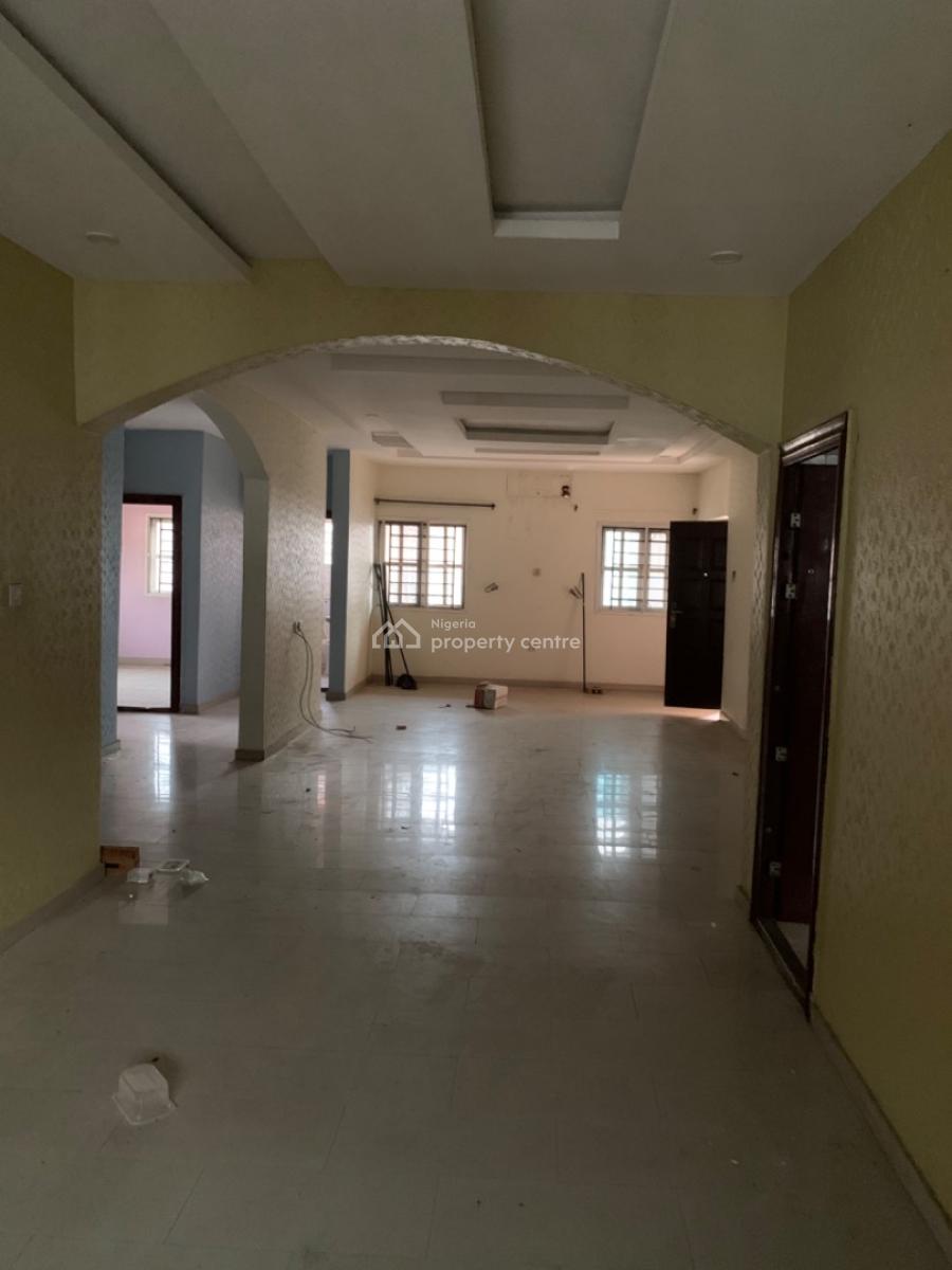 Spacious 3 Bedroom Flat, Gra Phase 1, Magodo, Lagos, Flat / Apartment for Rent