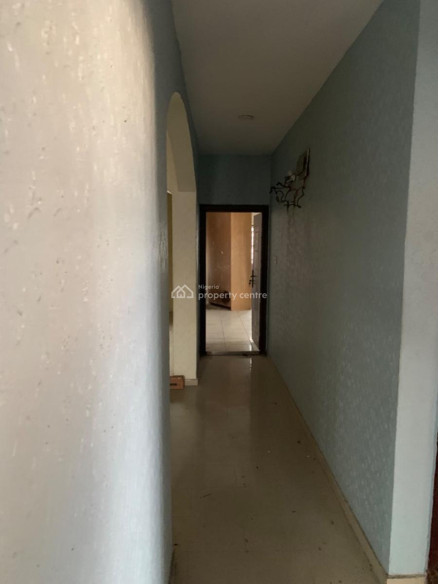 Spacious 3 Bedroom Flat, Gra Phase 1, Magodo, Lagos, Flat / Apartment for Rent