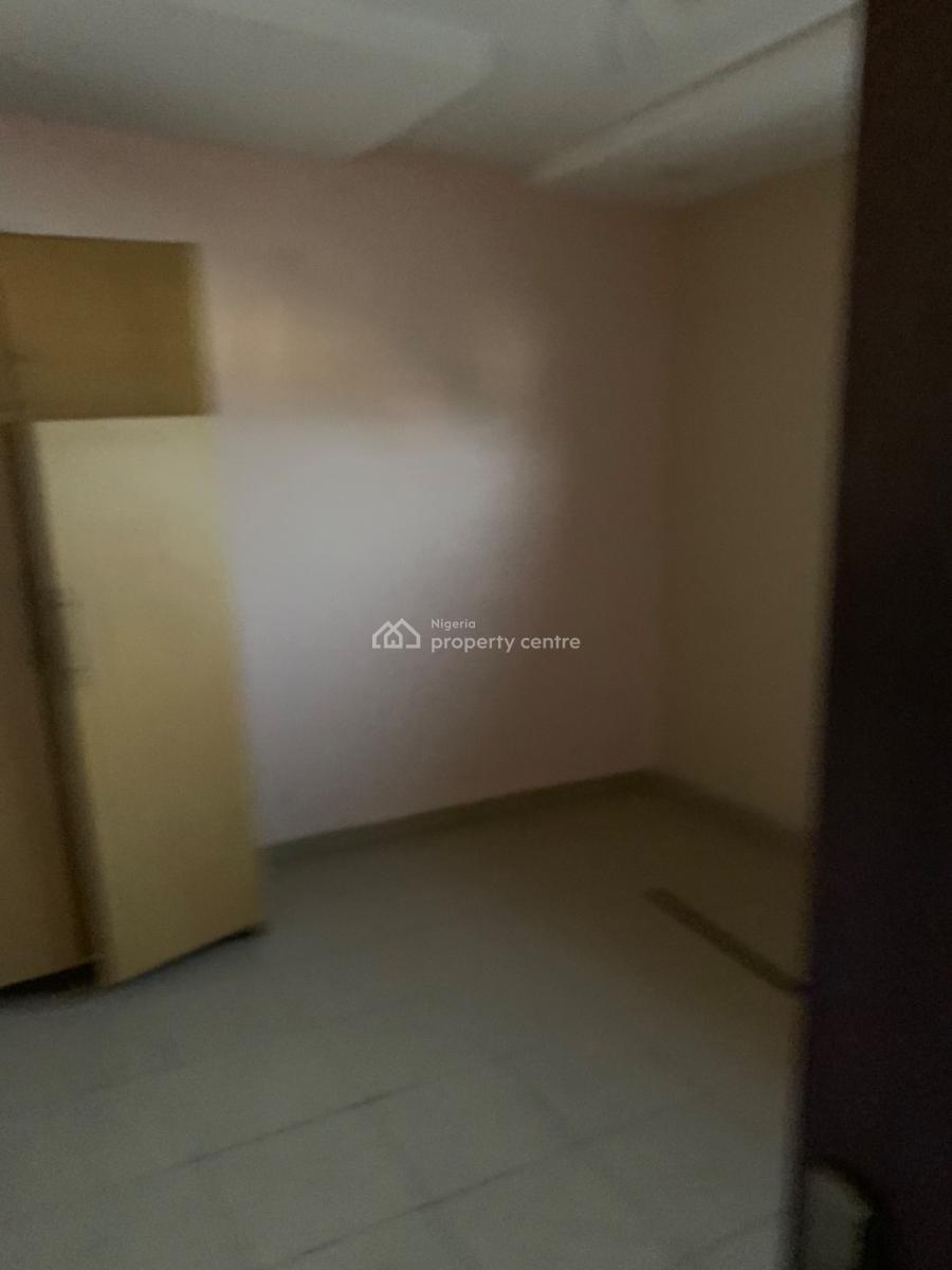 Spacious 3 Bedroom Flat, Gra Phase 1, Magodo, Lagos, Flat / Apartment for Rent