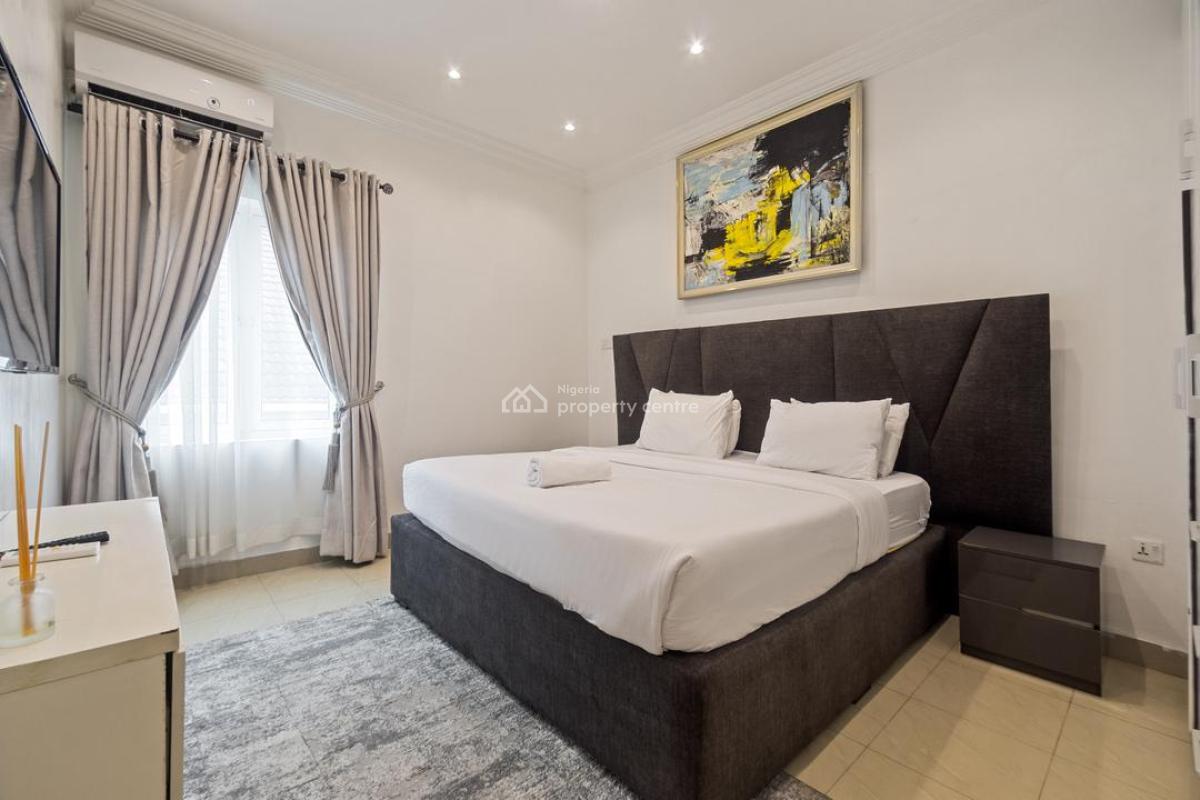 Luxury 3 Bedroom Ensuite Apartment with Speedy Internet, Gym & Pool, Ikoyi, Lagos, Flat / Apartment Short Let