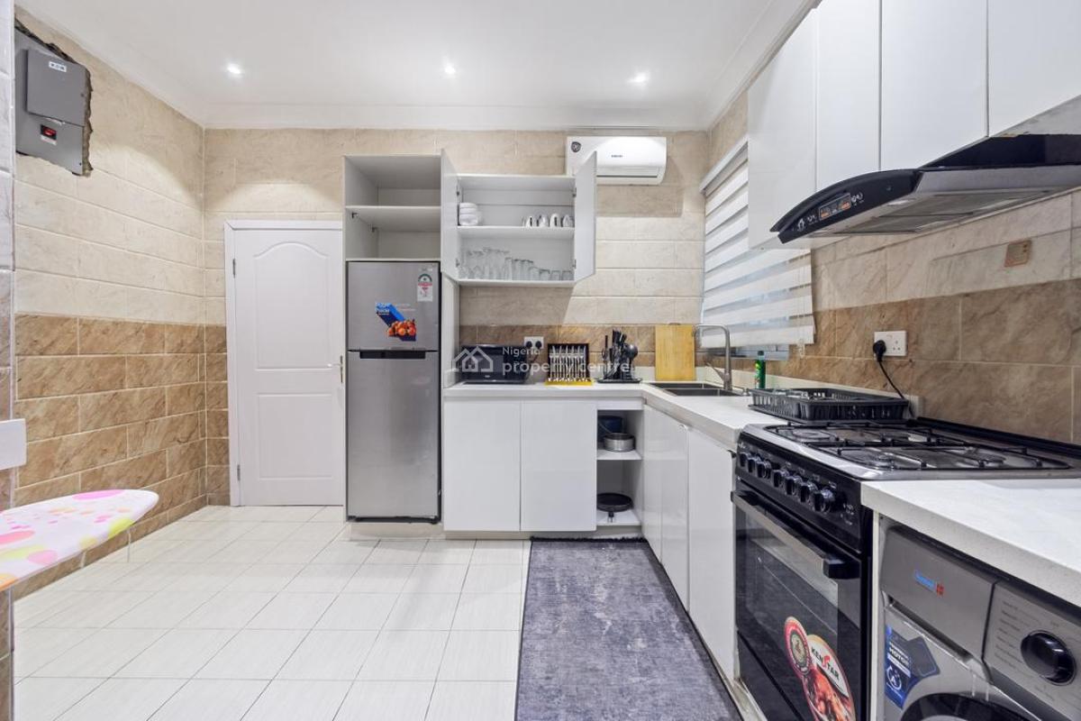 Luxury 3 Bedroom Ensuite Apartment with Speedy Internet, Gym & Pool, Ikoyi, Lagos, Flat / Apartment Short Let