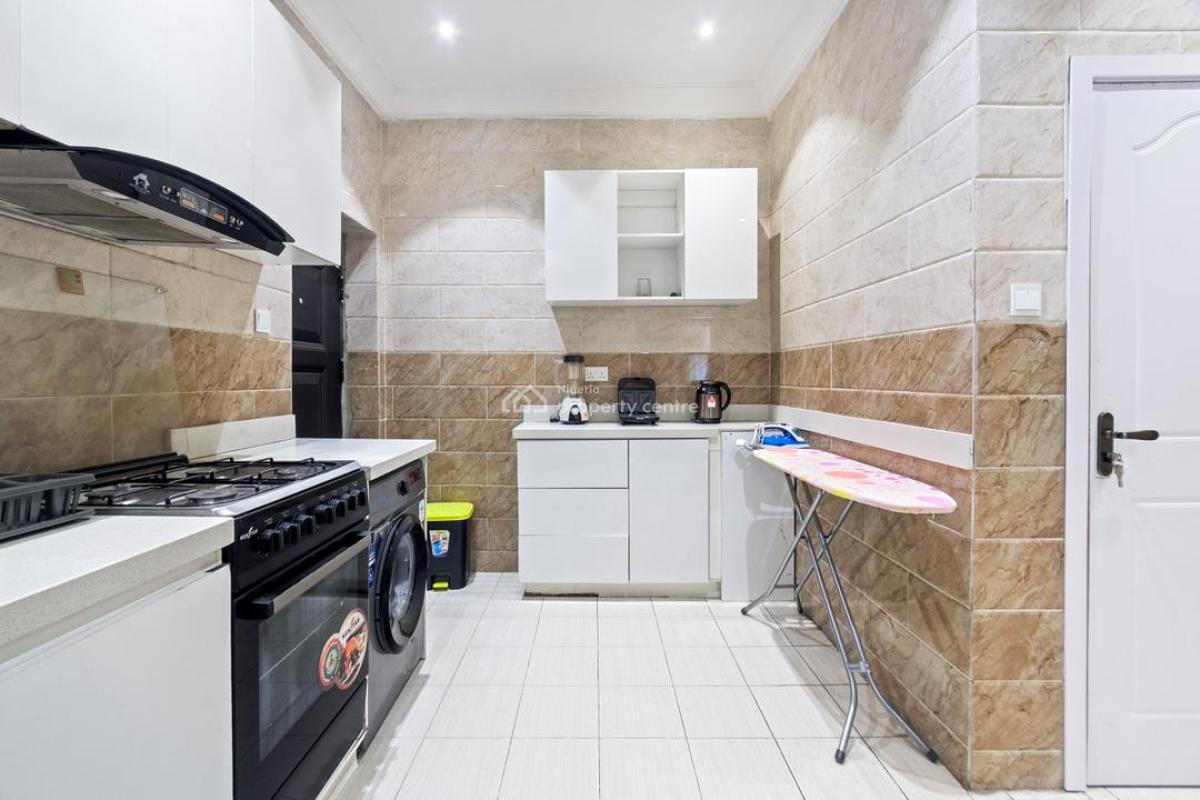 Luxury 3 Bedroom Ensuite Apartment with Speedy Internet, Gym & Pool, Ikoyi, Lagos, Flat / Apartment Short Let