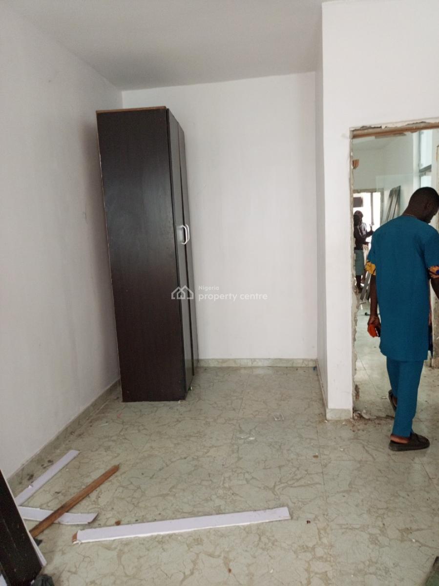 Well Maintained 4bedroom Duplex with Bq and Security House, Secured Estate, Osapa, Lekki, Lagos, Semi-detached Duplex for Sale