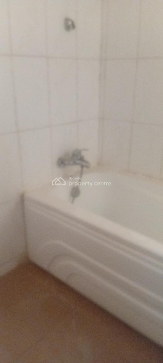 Spacious, Well Finished 3 Bedroom Flat with Guest Toilet, Kaura, Abuja, Flat / Apartment for Rent