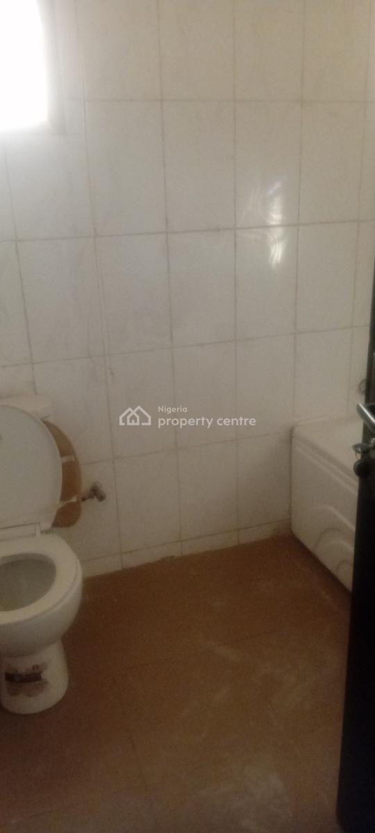 Spacious, Well Finished 3 Bedroom Flat with Guest Toilet, Kaura, Abuja, Flat / Apartment for Rent