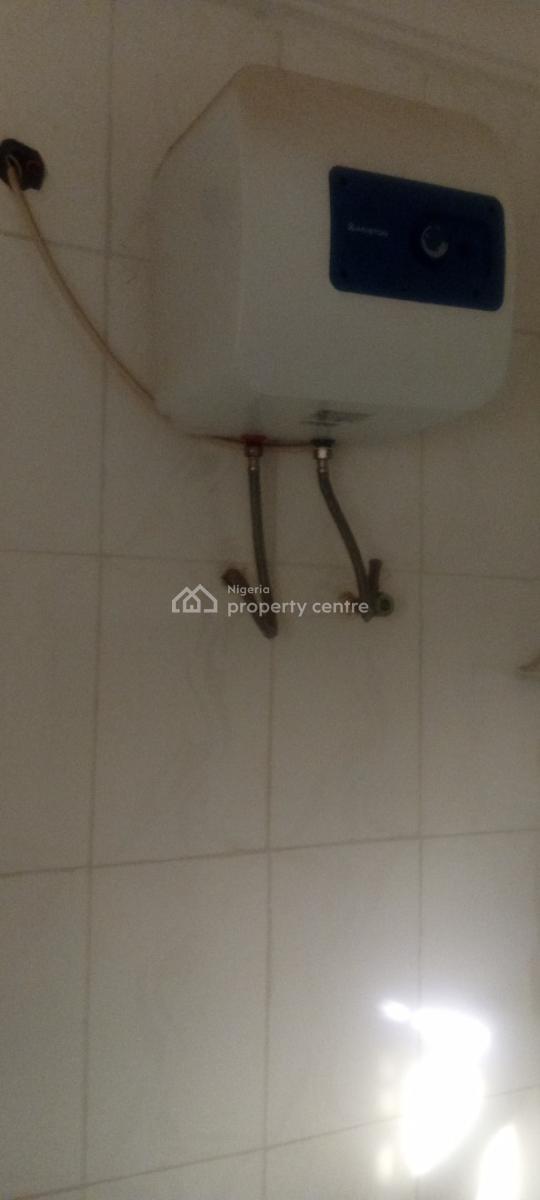 Spacious, Well Finished 3 Bedroom Flat with Guest Toilet, Kaura, Abuja, Flat / Apartment for Rent