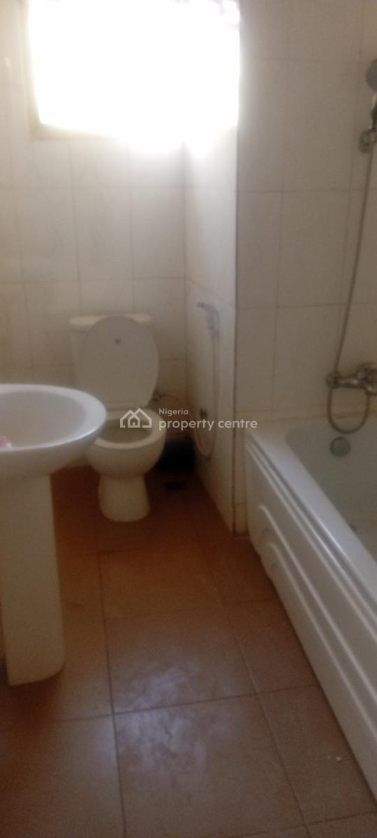 Spacious, Well Finished 3 Bedroom Flat with Guest Toilet, Kaura, Abuja, Flat / Apartment for Rent