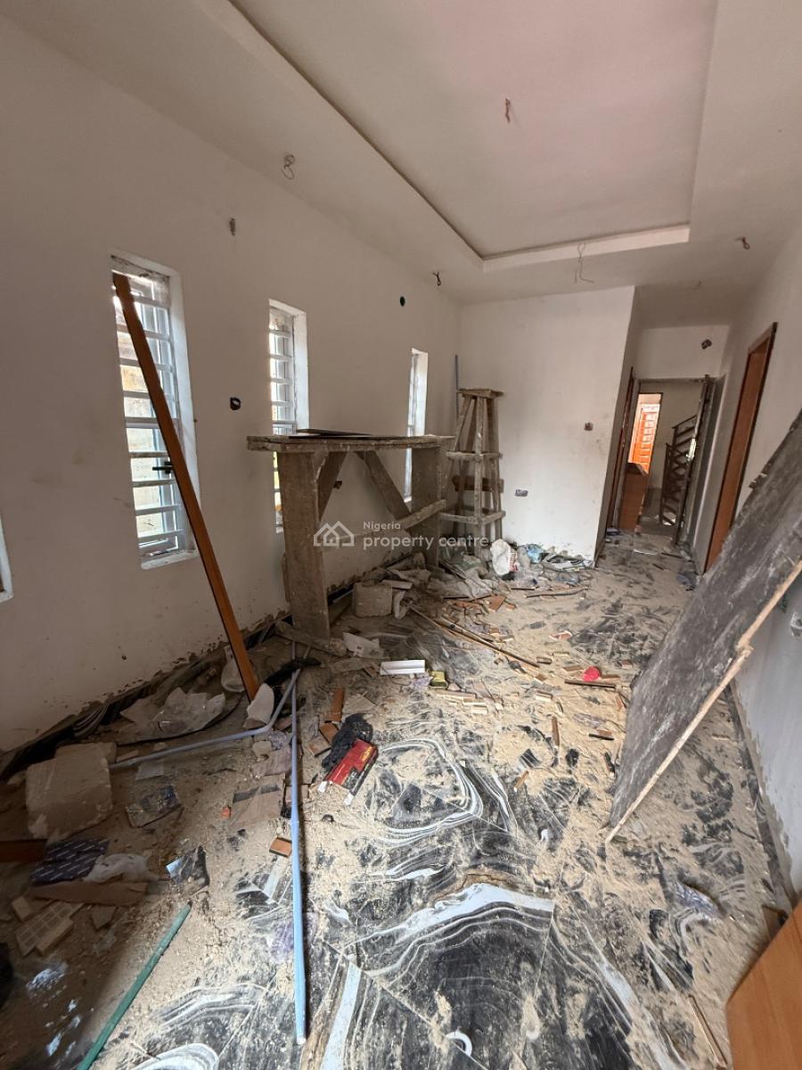 2bedroom Apartment Off Costain, Ebute Metta West, Yaba, Lagos, Flat / Apartment for Rent