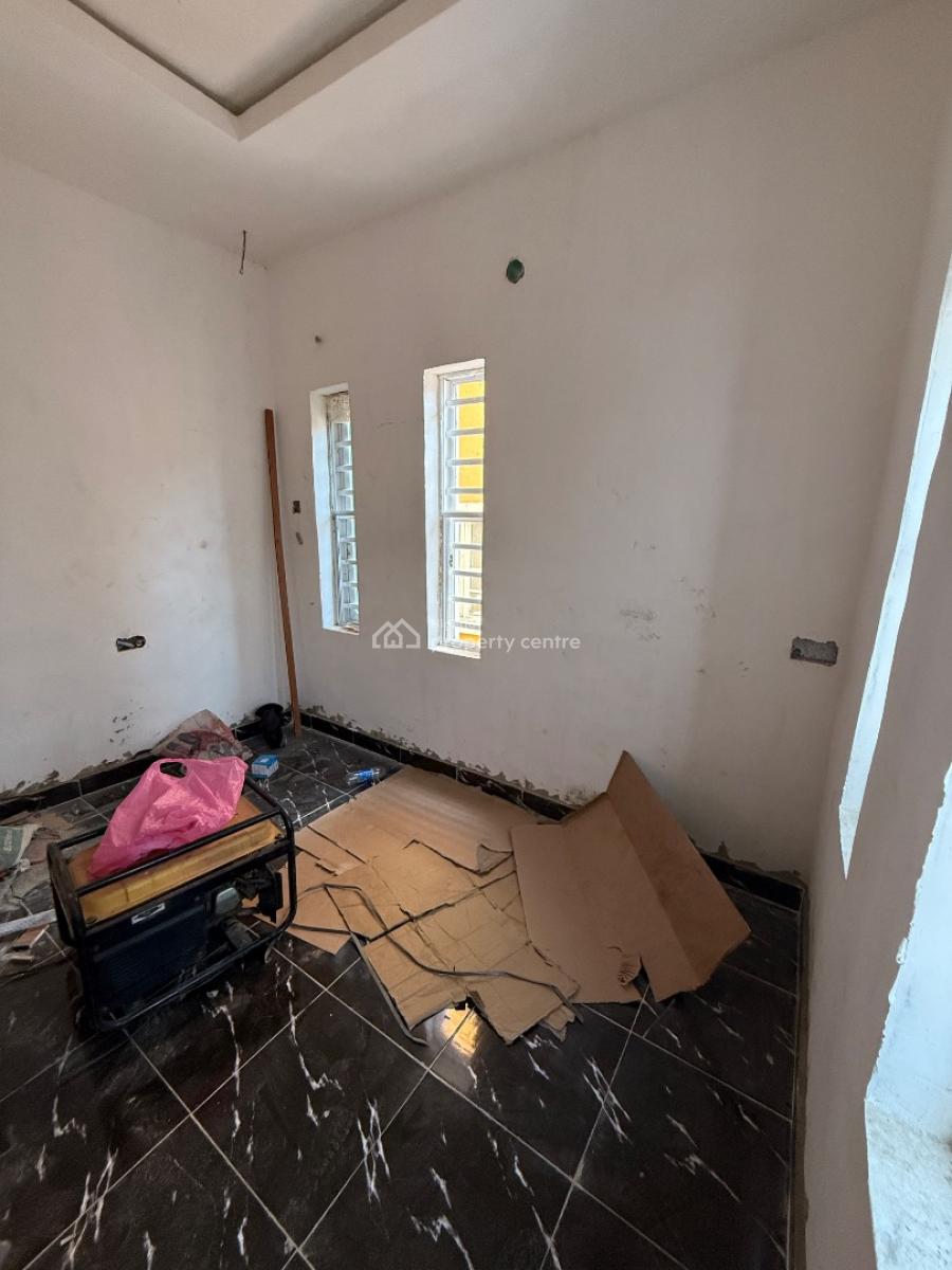 2bedroom Apartment Off Costain, Ebute Metta West, Yaba, Lagos, Flat / Apartment for Rent