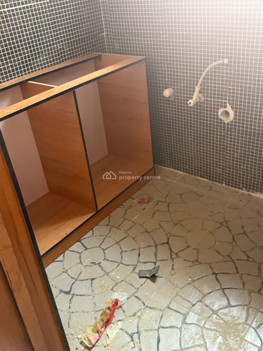 2bedroom Apartment Off Costain, Ebute Metta West, Yaba, Lagos, Flat / Apartment for Rent