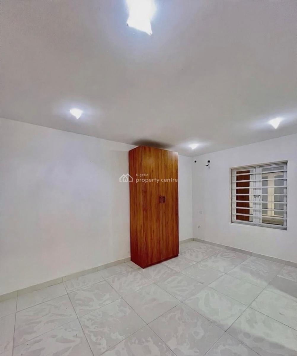 Serviced 2 Bedroom Apartment, Lekki Phase 1, Lekki, Lagos, Block of Flats for Sale